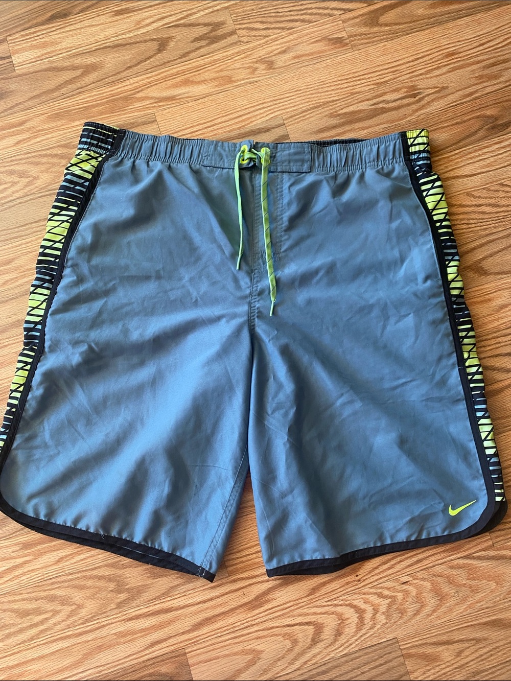 Nike Men's Gray Swim Board Shorts with Neon Green Trim Large Vacation Preppy